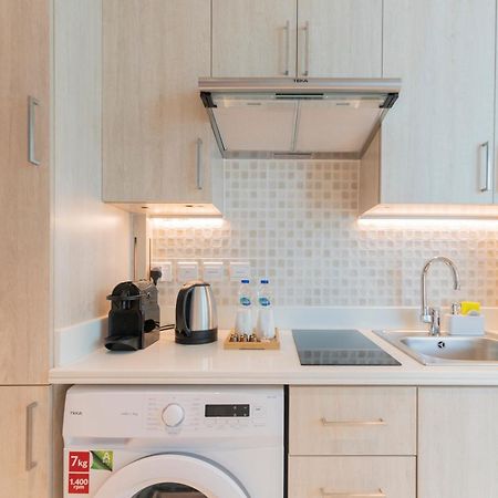 Studio With Pool And Private Beach Access On Palm Jumeirah Дубай Екстериор снимка