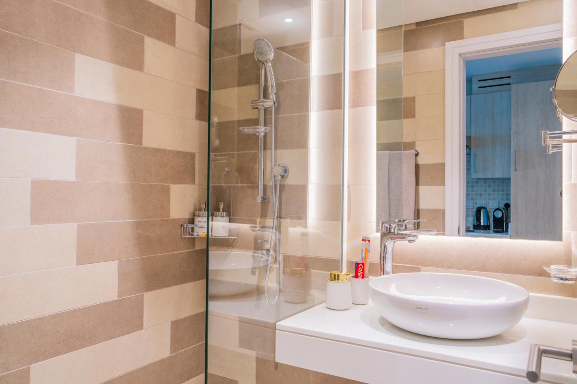 Studio With Pool And Private Beach Access On Palm Jumeirah Дубай Екстериор снимка