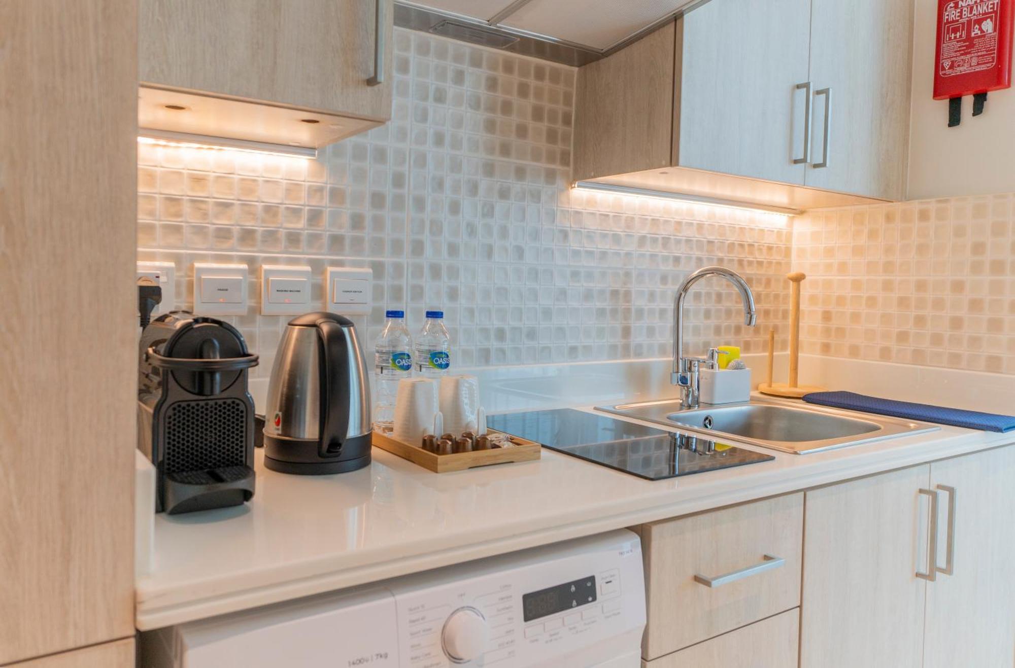 Studio With Pool And Private Beach Access On Palm Jumeirah Дубай Екстериор снимка