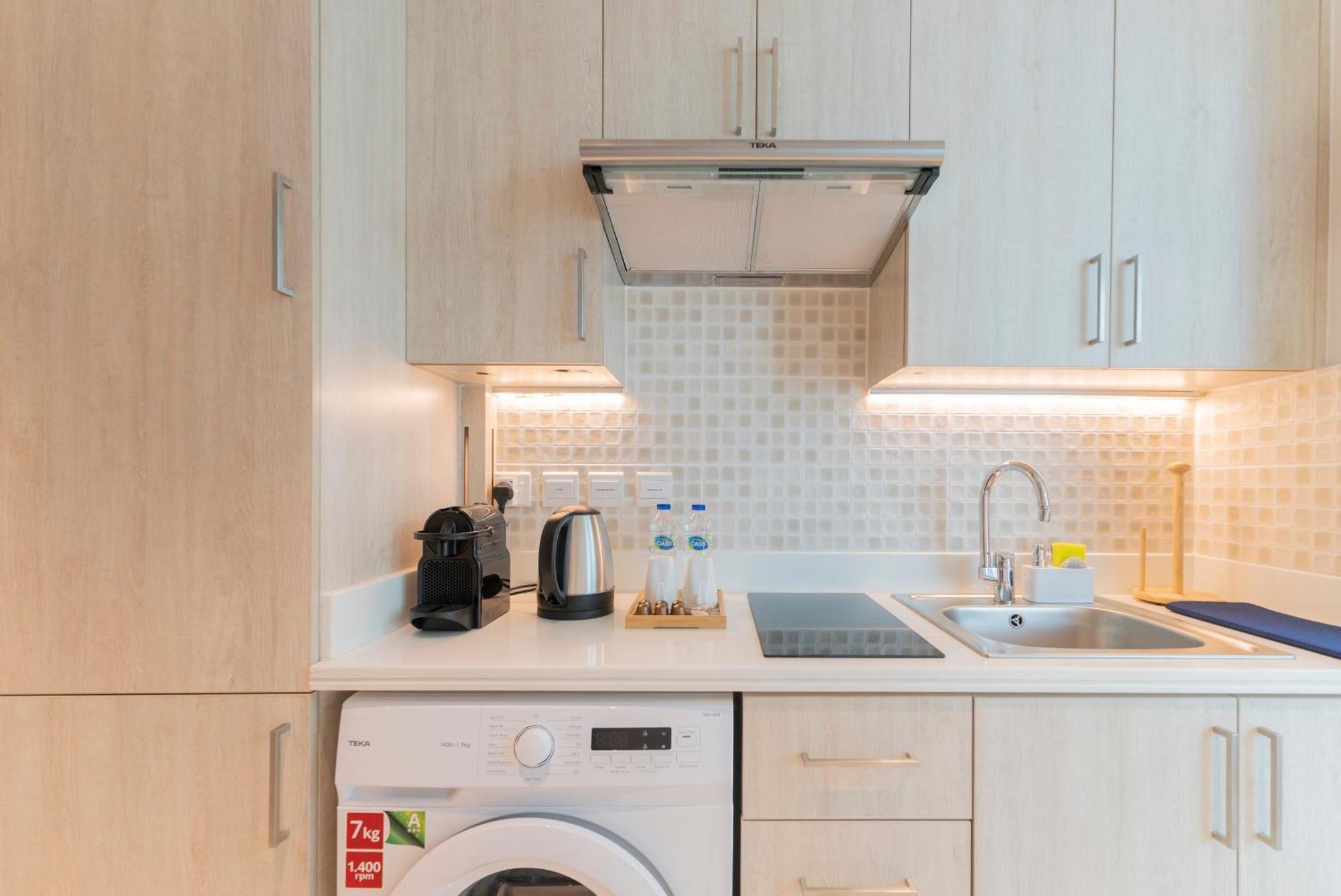 Studio With Pool And Private Beach Access On Palm Jumeirah Дубай Екстериор снимка